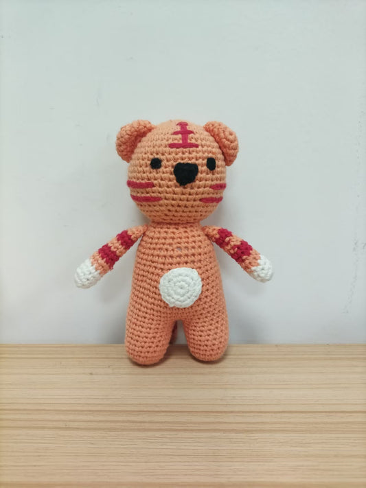 Tygrys szydełkowy 16 cm – ręcznie robiona maskotka dla dziecka, miękka przytulanka handmade, zabawka na prezent, dekoracja do pokoju dziecięcego