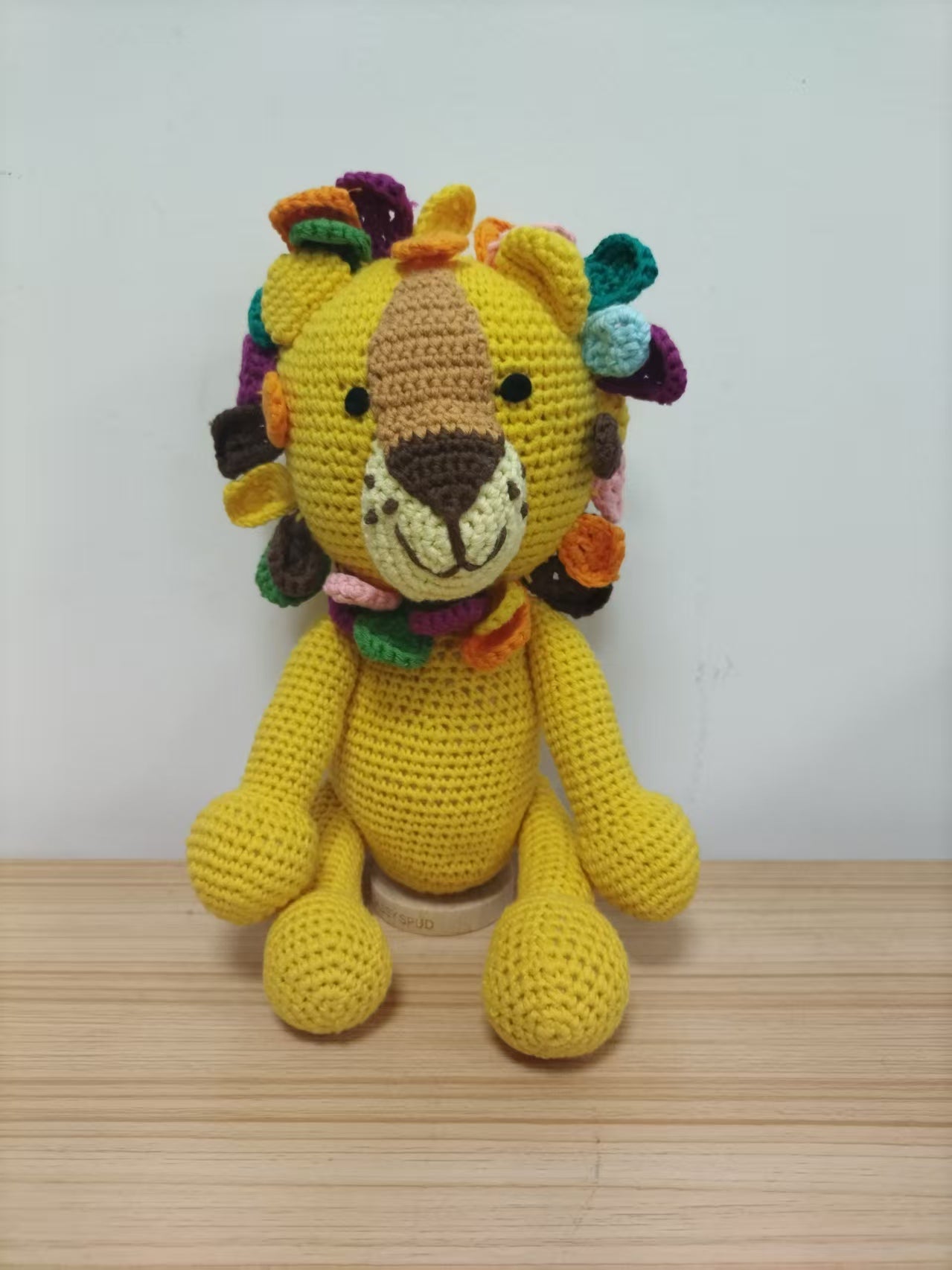 Lew szydełkowy 28 cm – ręcznie robiona maskotka handmade, miękka przytulanka dla dziecka, kolorowa zabawka z włóczki, idealna na prezent i do pokoju dziecięcego